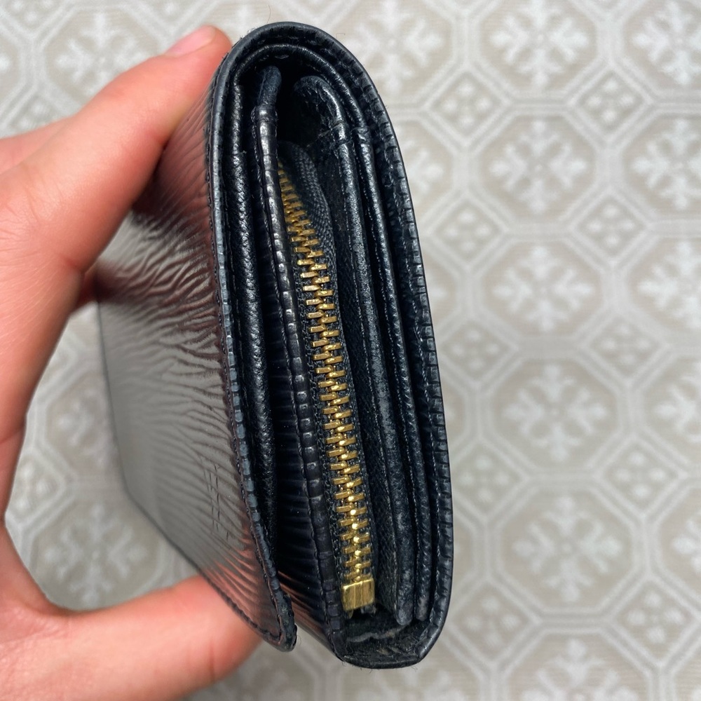 Authentic Louis Vuitton Black Epi Leather Wallet - Picture 3 of 12